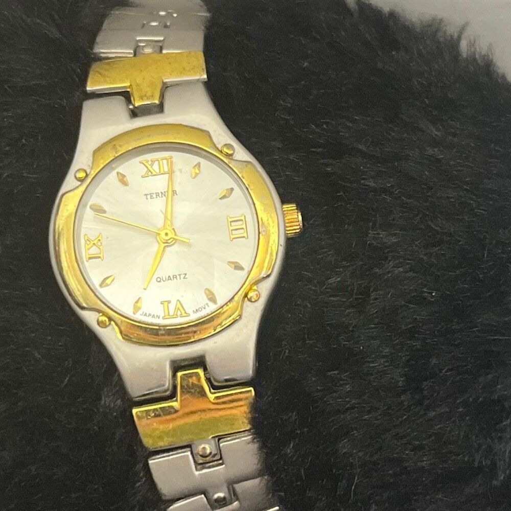 Bijoux Terner Women's Gold Silver Japan Movement‎ Stainless Steel Wristwatch